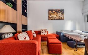 Ampio Appartamento Zona Moscova Con Due Terrazzi
